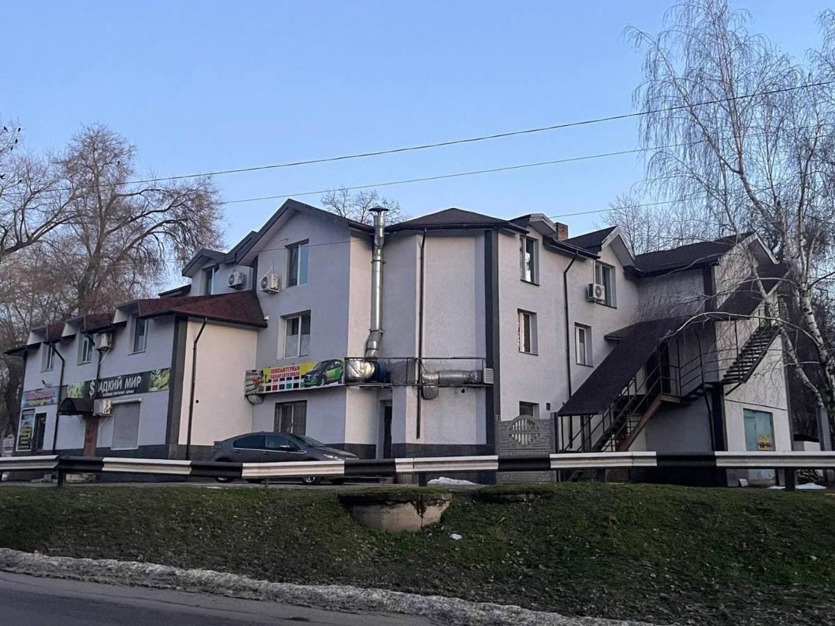 Pitstop Motel Каменское Экстерьер фото