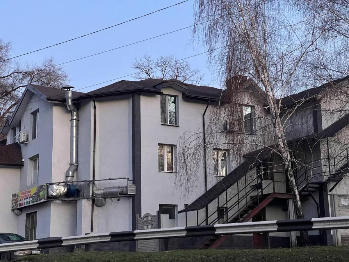 Pitstop Motel Каменское Экстерьер фото